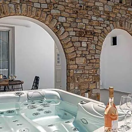 Отель Almiriki Naxos Beachside Living