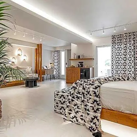 Отель Almiriki Naxos Beachside Living 4*